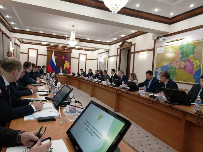 На Кубани обсудили тактику и стратегию проведения весенних полевых работ в субъектах ЮФО.